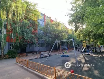3-комнатная квартира, этаж 3 из 5, 61 м²