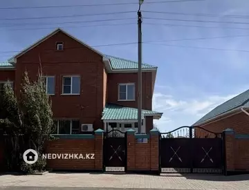 7-комнатный дом, 10 соток, 450 м²