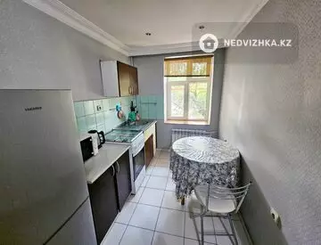 2-комнатная квартира, этаж 4 из 4, 40 м²