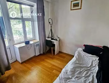 2-комнатная квартира, этаж 4 из 4, 40 м²