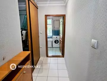 2-комнатная квартира, этаж 4 из 4, 40 м²