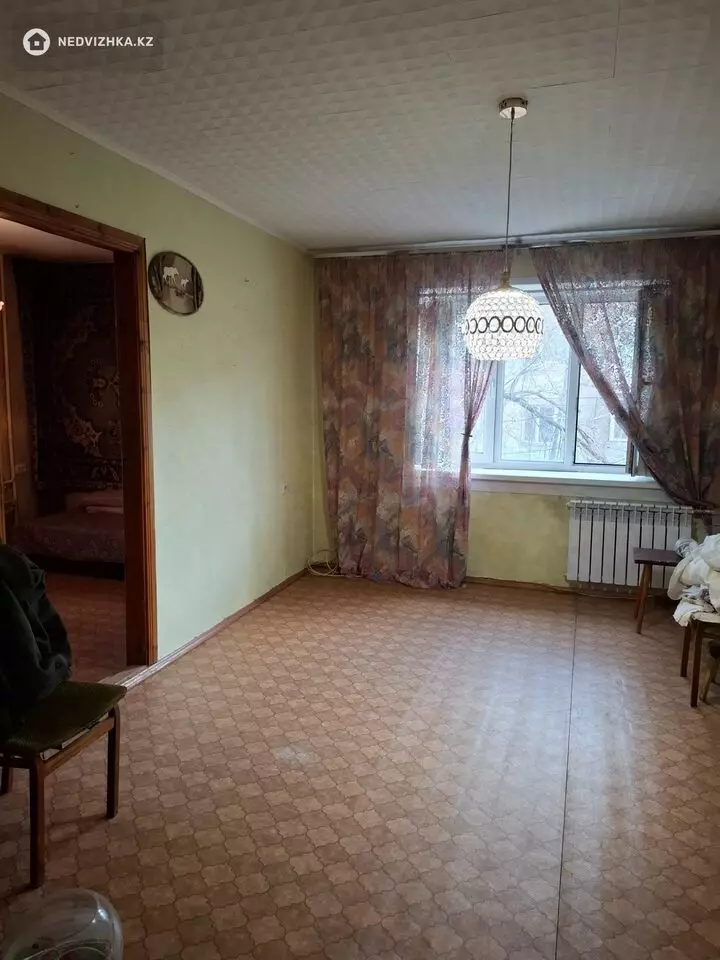 2-комнатная квартира, этаж 3 из 4, 40 м², фотография 3