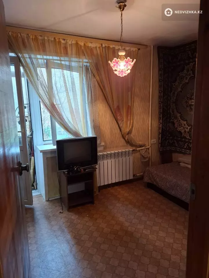 2-комнатная квартира, этаж 3 из 4, 40 м², фотография 4