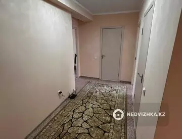 3-комнатная квартира, этаж 2 из 5, 70 м², миниатюра 2