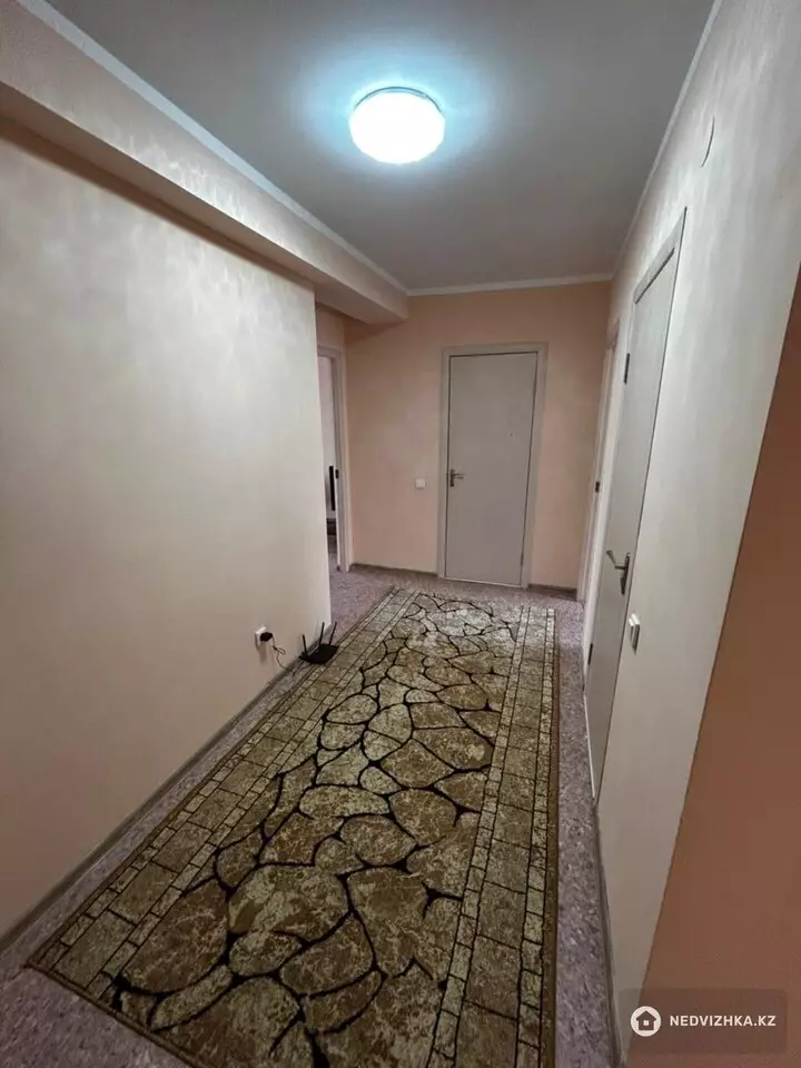 3-комнатная квартира, этаж 2 из 5, 70 м², фотография 2