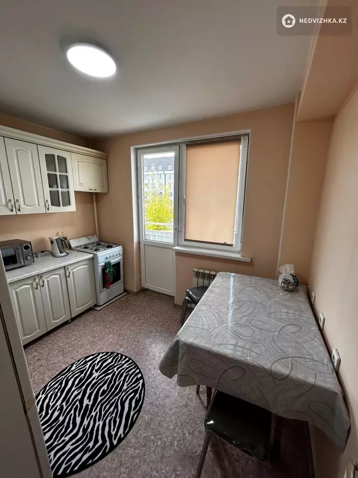 3-комнатная квартира, этаж 2 из 5, 70 м², фотография 4