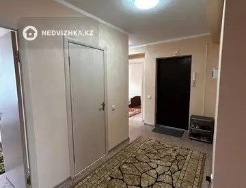 3-комнатная квартира, этаж 2 из 5, 70 м², миниатюра 1