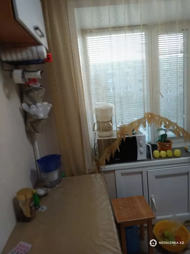 3-комнатная квартира, этаж 4 из 5, 62 м², фотография 5