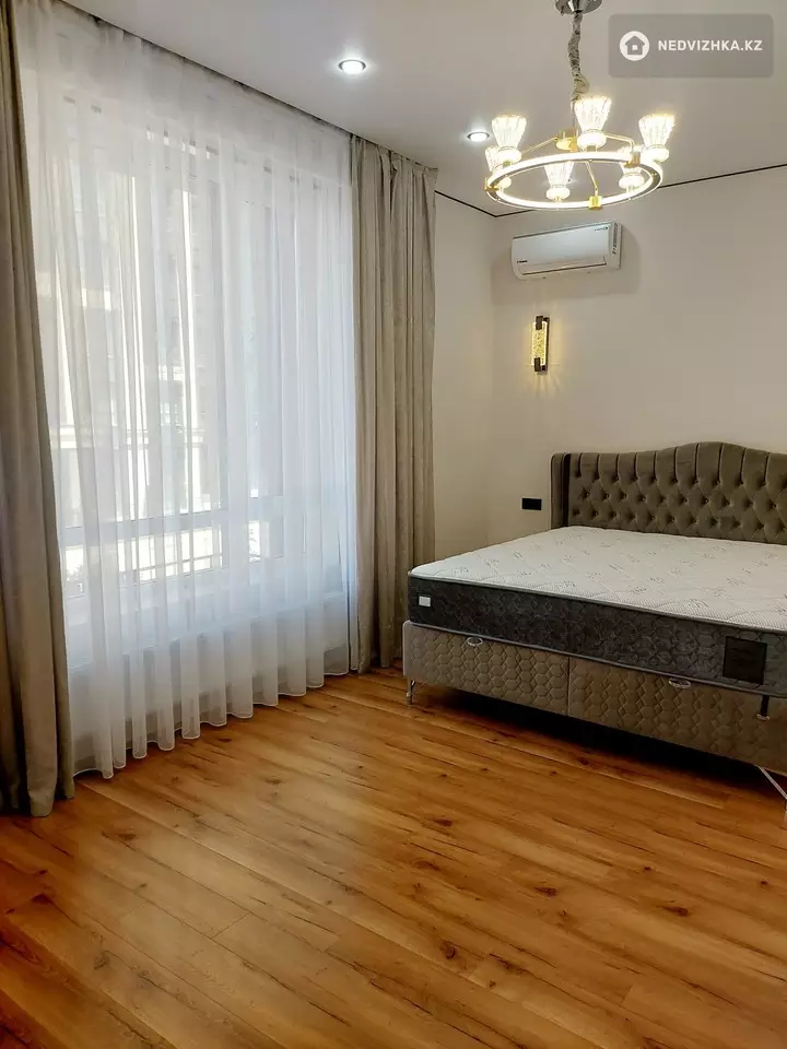 2-комнатная квартира, этаж 2 из 12, 80 м², фотография 4