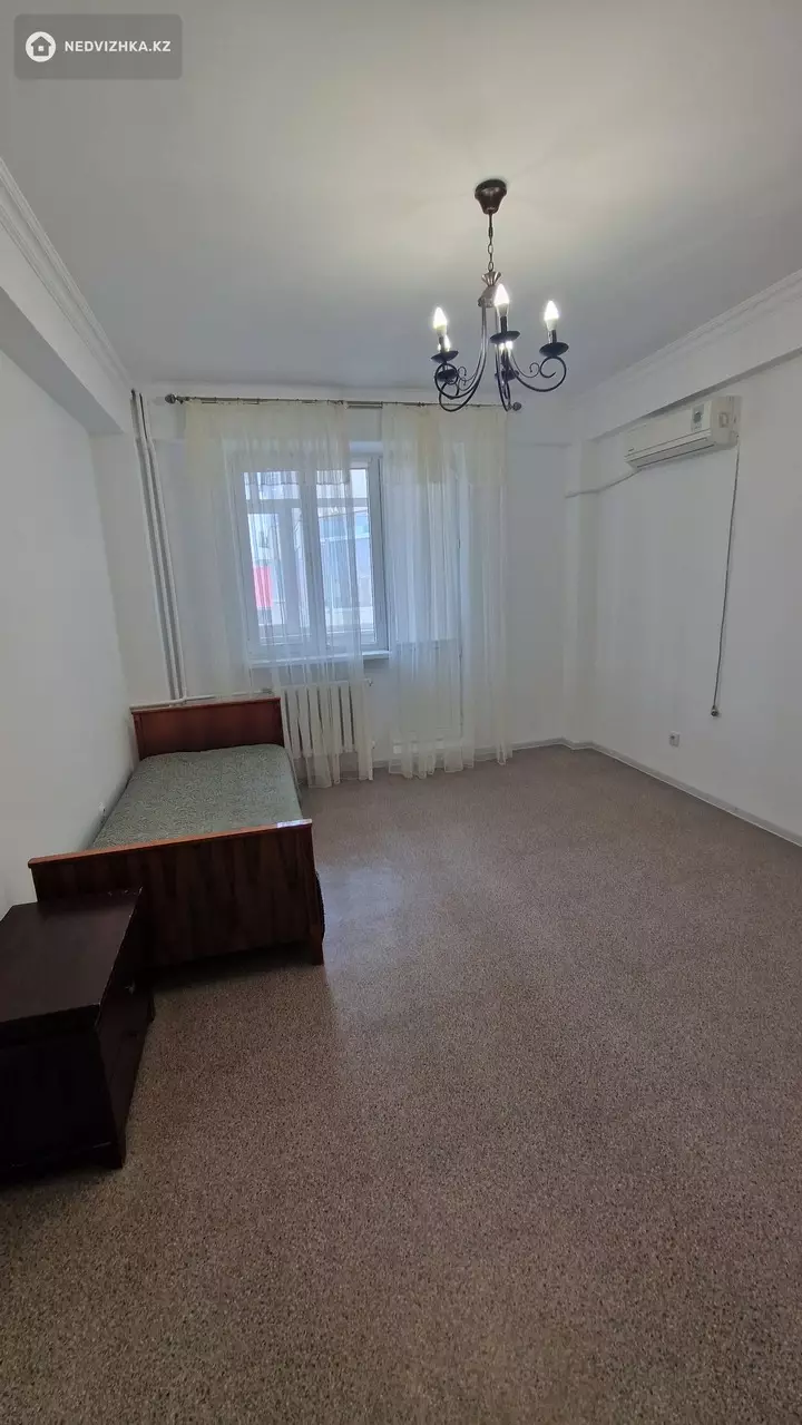 3-комнатная квартира, этаж 8 из 9, 90 м², фотография 4