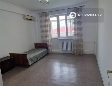 3-комнатная квартира, этаж 8 из 9, 90 м²