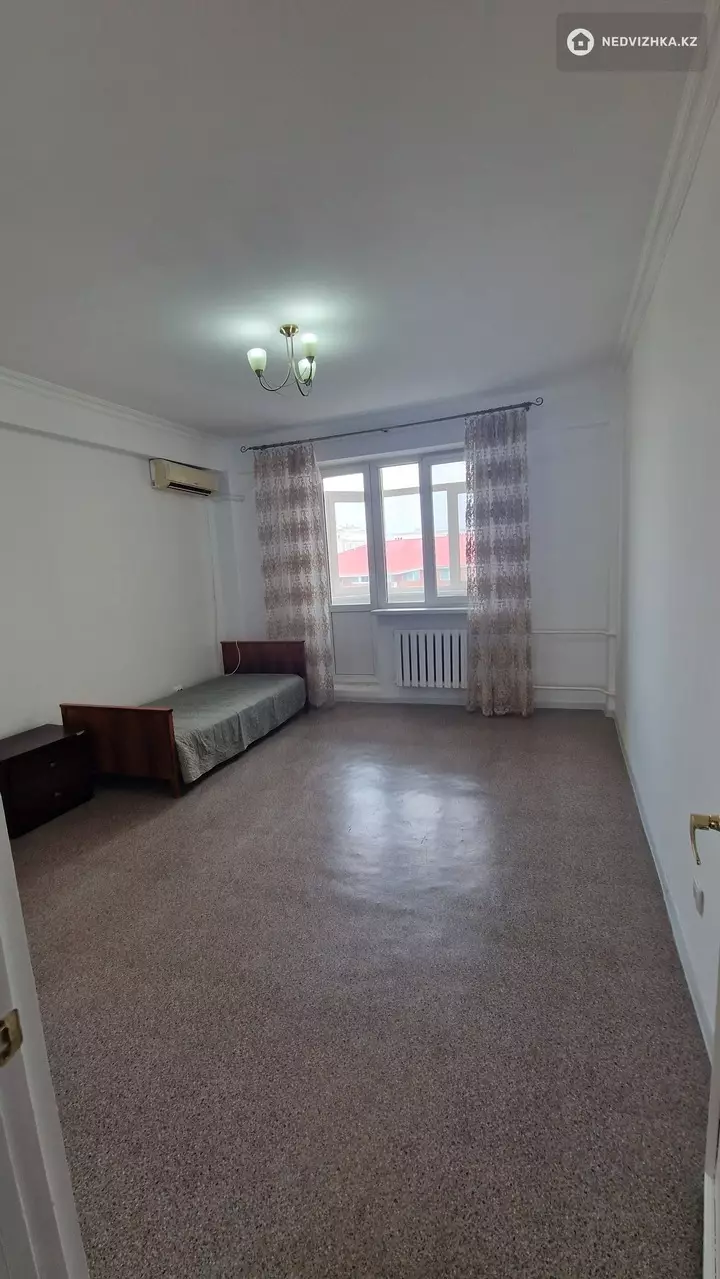 3-комнатная квартира, этаж 8 из 9, 90 м², фотография 5