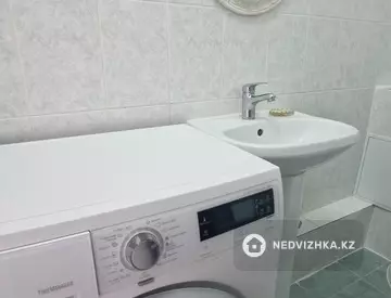 3-комнатная квартира, этаж 8 из 9, 90 м²