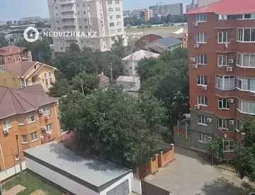 3-комнатная квартира, этаж 8 из 9, 90 м², миниатюра 6