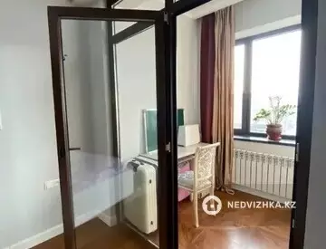 3-комнатная квартира, этаж 7 из 14, 84 м²