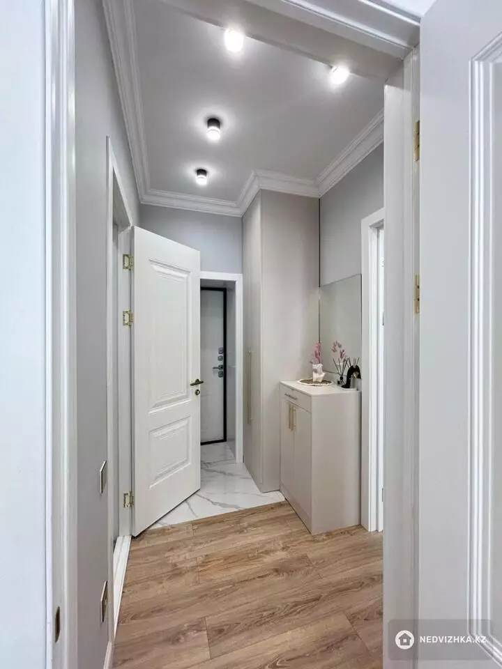 2-комнатная квартира, этаж 8 из 12, 39 м², фотография 4