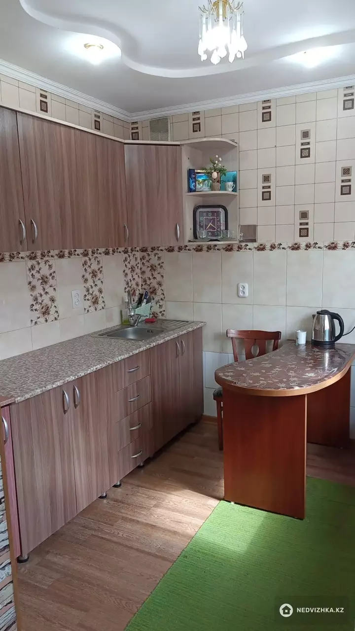 3-комнатная квартира, этаж 2 из 4, 68 м², фотография 3