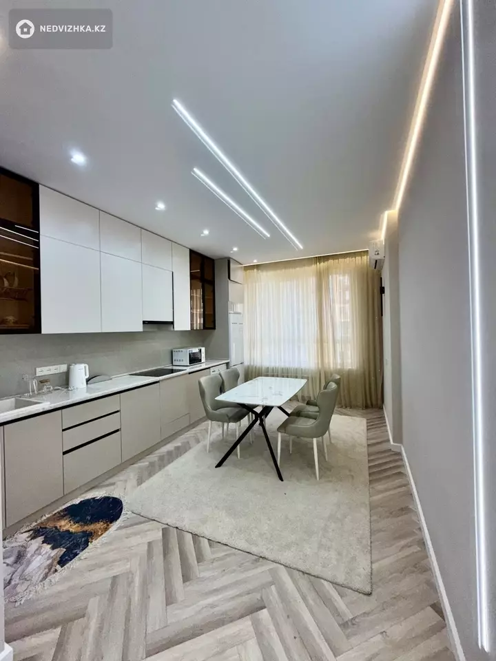 2-комнатная квартира, этаж 12 из 16, 78 м², Посуточно, фотография 3