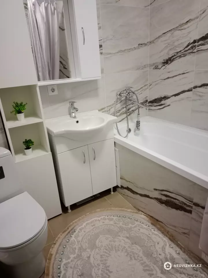2-комнатная квартира, этаж 3 из 8, 65 м², фотография 4