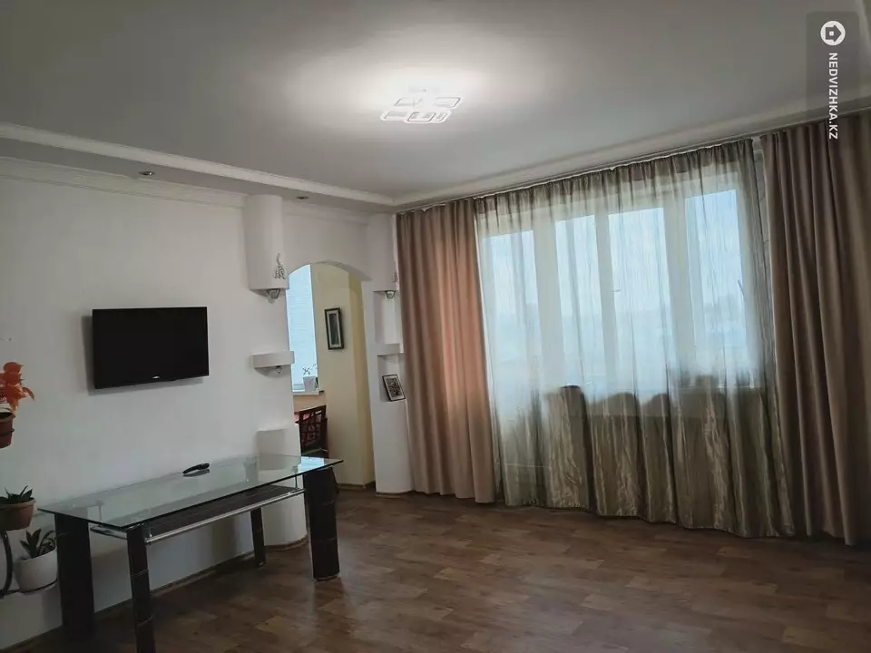 2-комнатная квартира, этаж 8 из 9, 55 м², Посуточно, фотография 4