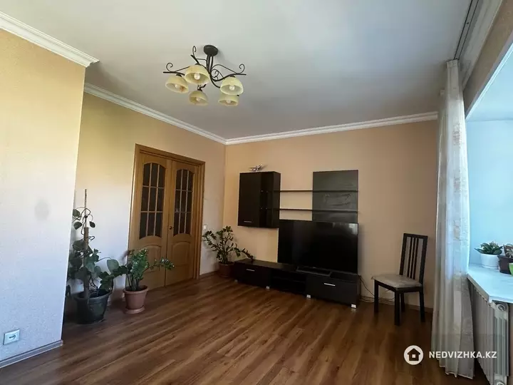 3-комнатная квартира, этаж 4 из 4, 77 м²