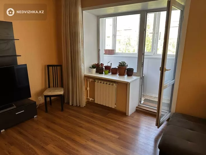 3-комнатная квартира, этаж 4 из 4, 77 м², фотография 3