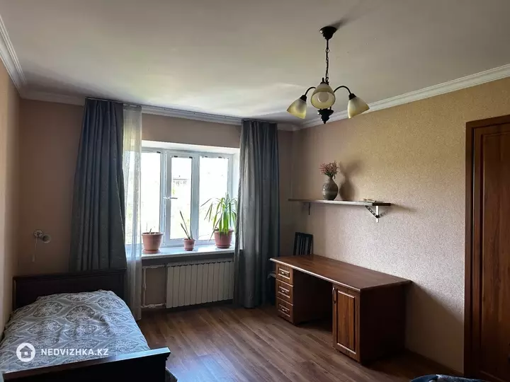 3-комнатная квартира, этаж 4 из 4, 77 м², фотография 5