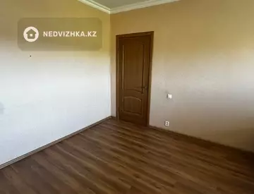 3-комнатная квартира, этаж 4 из 4, 77 м², миниатюра 10