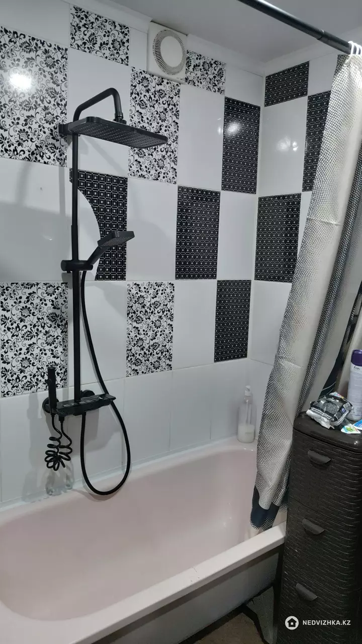 3-комнатная квартира, этаж 2 из 5, 52 м², фотография 2