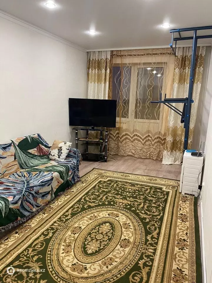 1-комнатная квартира, этаж 16 из 16, 38 м², фотография 3