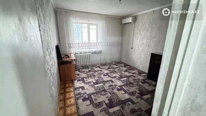 1-комнатная квартира, этаж 3 из 9, 42 м², фотография 2