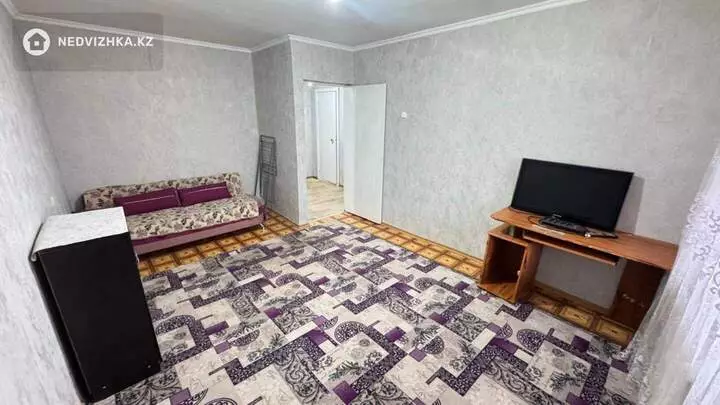 1-комнатная квартира, этаж 3 из 9, 42 м², фотография 3
