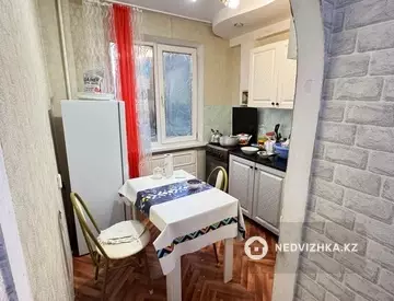 1-комнатная квартира, этаж 3 из 9, 42 м², миниатюра 10