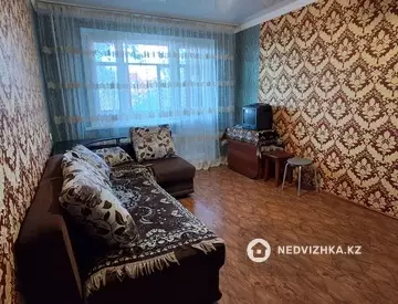 2-комнатная квартира, этаж 3 из 5, 45 м², миниатюра 1