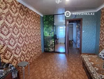 2-комнатная квартира, этаж 3 из 5, 45 м², миниатюра 2