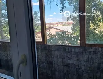 2-комнатная квартира, этаж 3 из 5, 45 м², миниатюра 3