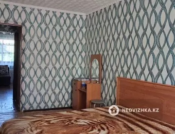2-комнатная квартира, этаж 3 из 5, 45 м², миниатюра 4