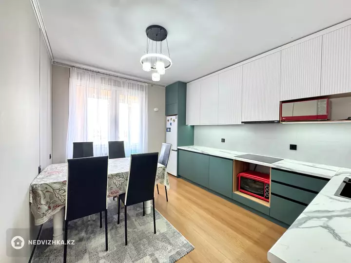 3-комнатная квартира, этаж 16 из 17, 79 м², фотография 2