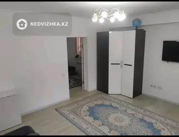 2-комнатная квартира, этаж 4 из 10, 42 м²