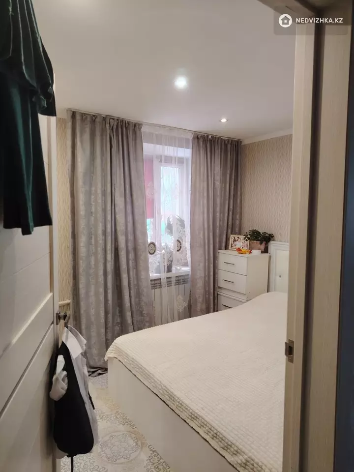 3-комнатная квартира, этаж 2 из 4, 58 м², фотография 2