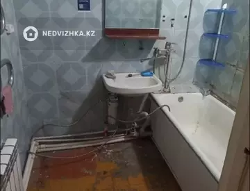 3-комнатная квартира, этаж 4 из 5, 59 м², миниатюра 6