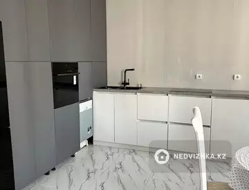 3-комнатная квартира, этаж 7 из 18, 101 м², миниатюра 3
