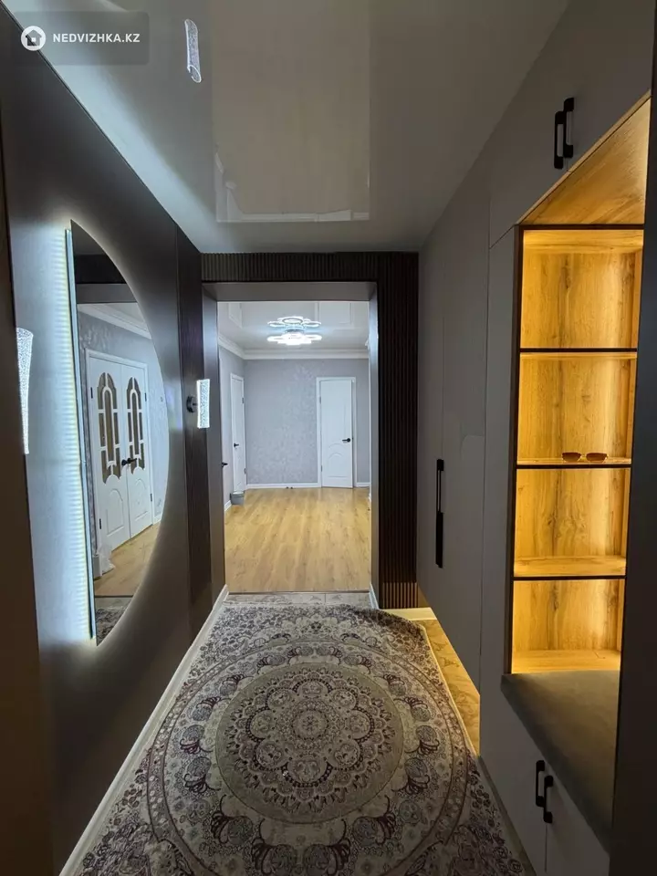 3-комнатная квартира, этаж 10 из 10, 90 м²