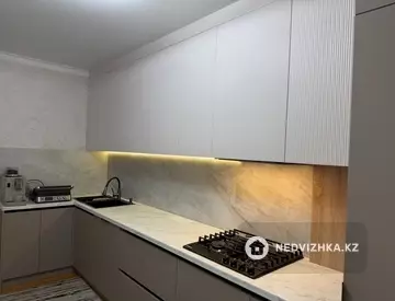 3-комнатная квартира, этаж 10 из 10, 90 м², миниатюра 12