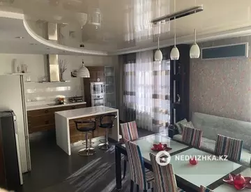 5-комнатная квартира, этаж 6 из 9, 210 м²