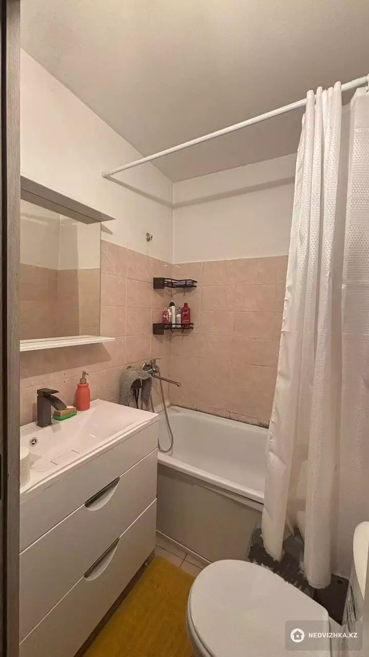 1-комнатная квартира, этаж 1 из 9, 38 м², На длительный срок