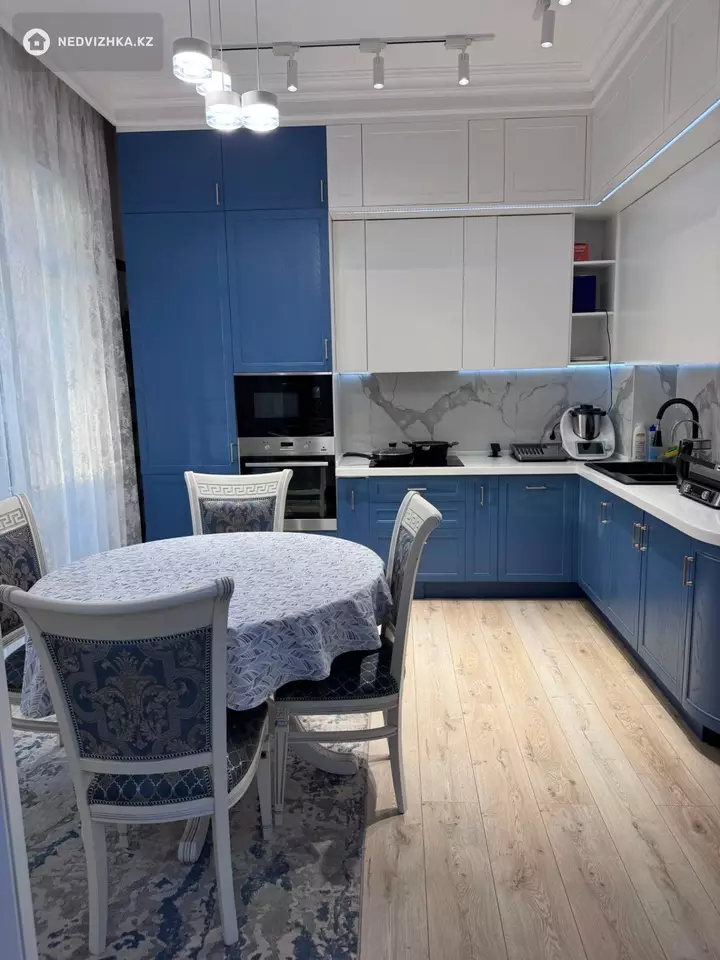 4-комнатная квартира, этаж 2 из 6, 116 м², фотография 2