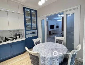 4-комнатная квартира, этаж 2 из 6, 116 м², миниатюра 1