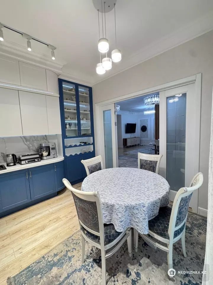 4-комнатная квартира, этаж 2 из 6, 116 м²