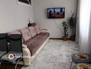 2-комнатная квартира, этаж 3 из 6, 38 м², миниатюра 1